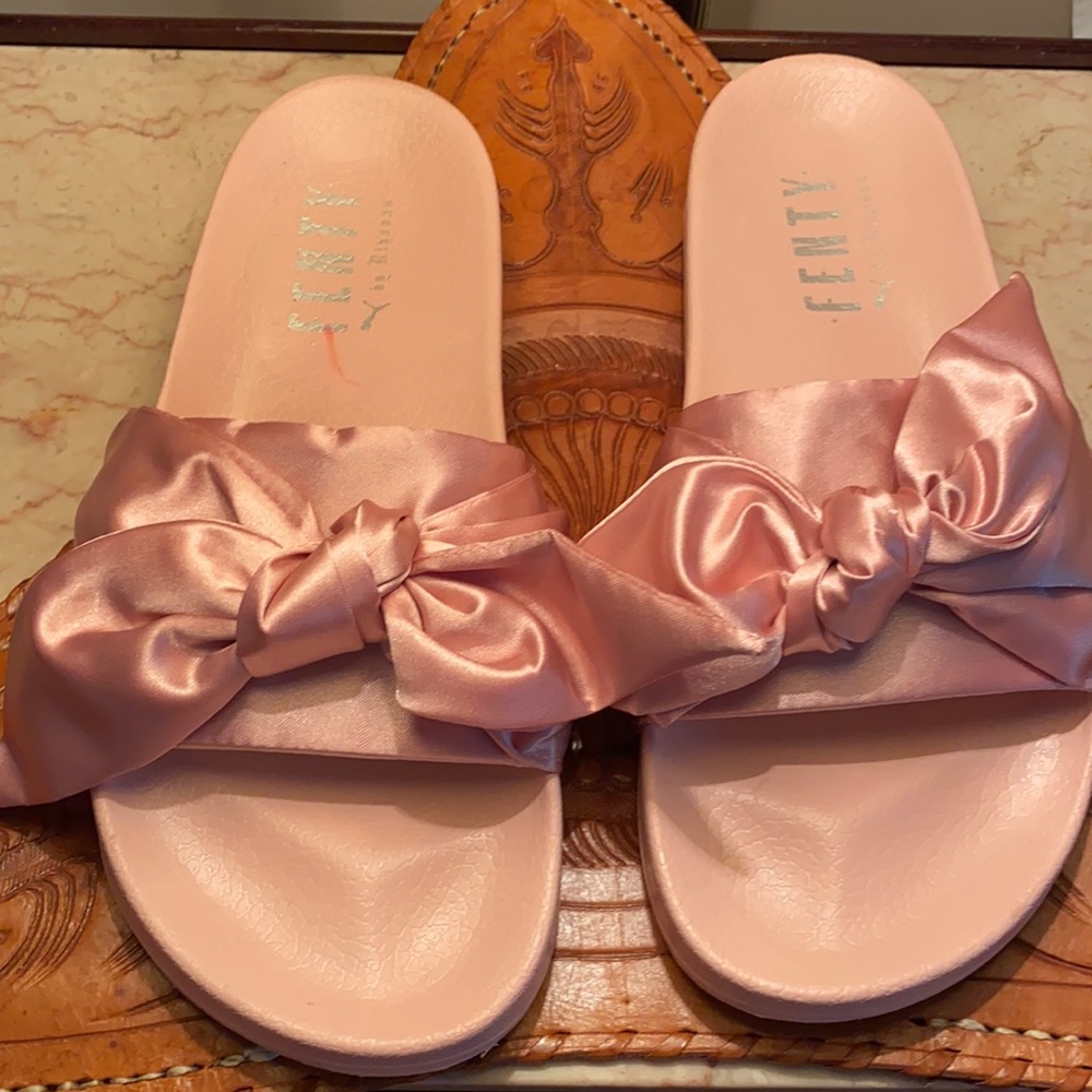 Puma Rhihana slides